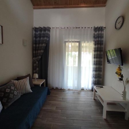 Royals Apartments نيكيتي المظهر الخارجي الصورة