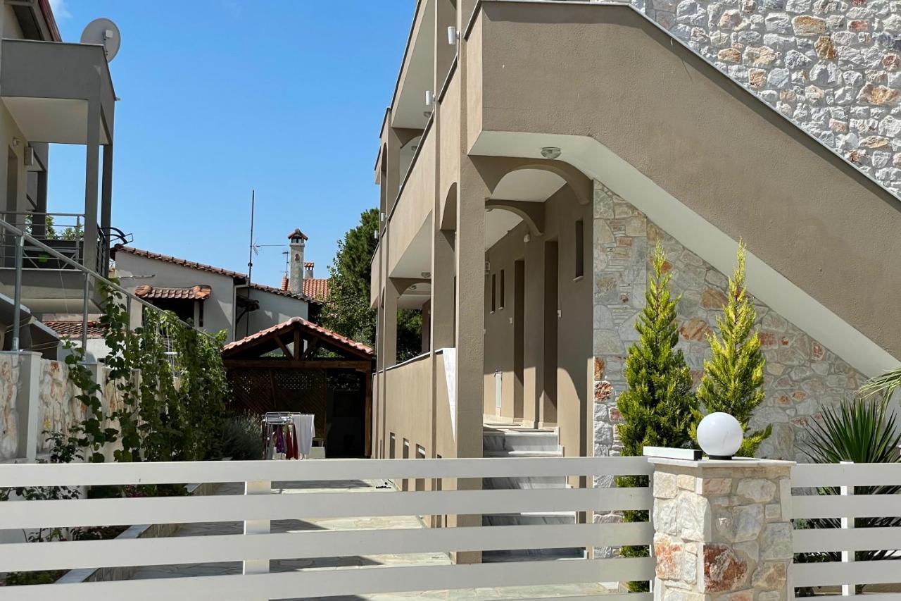 Royals Apartments نيكيتي المظهر الخارجي الصورة