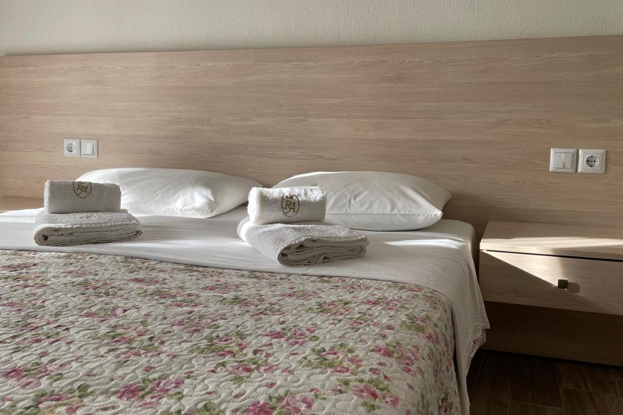 Royals Apartments نيكيتي المظهر الخارجي الصورة