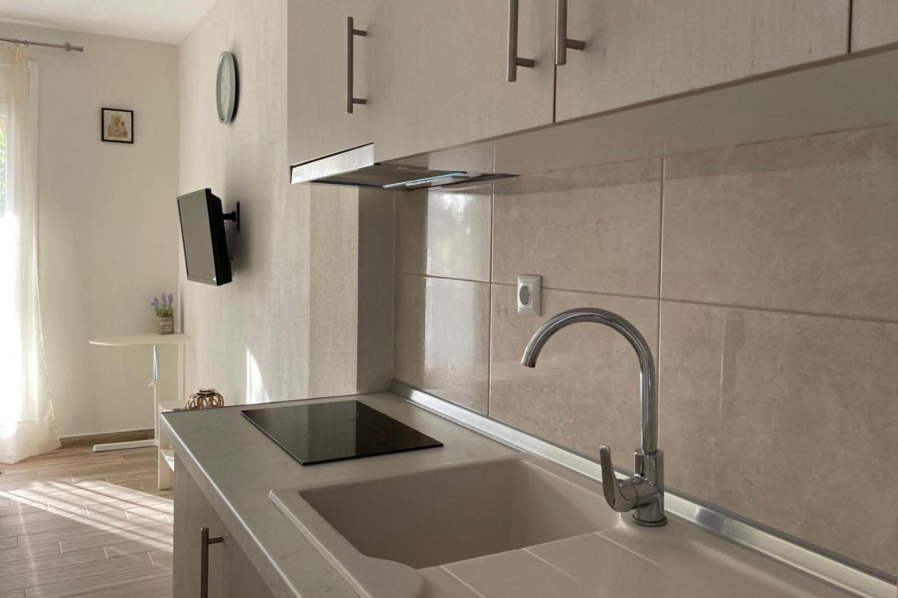 Royals Apartments نيكيتي المظهر الخارجي الصورة