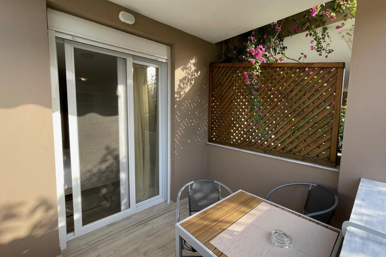 Royals Apartments نيكيتي المظهر الخارجي الصورة