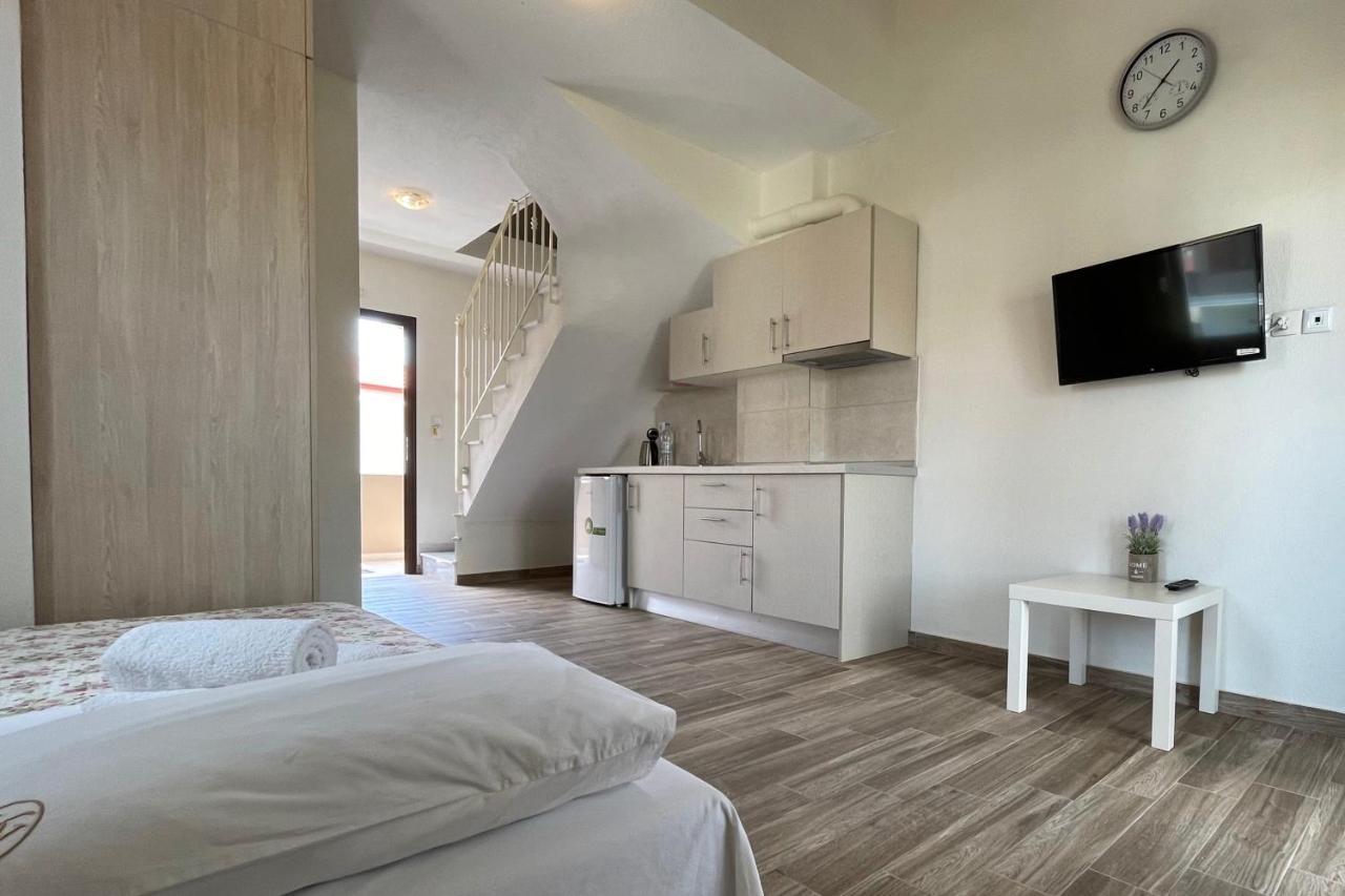 Royals Apartments نيكيتي المظهر الخارجي الصورة