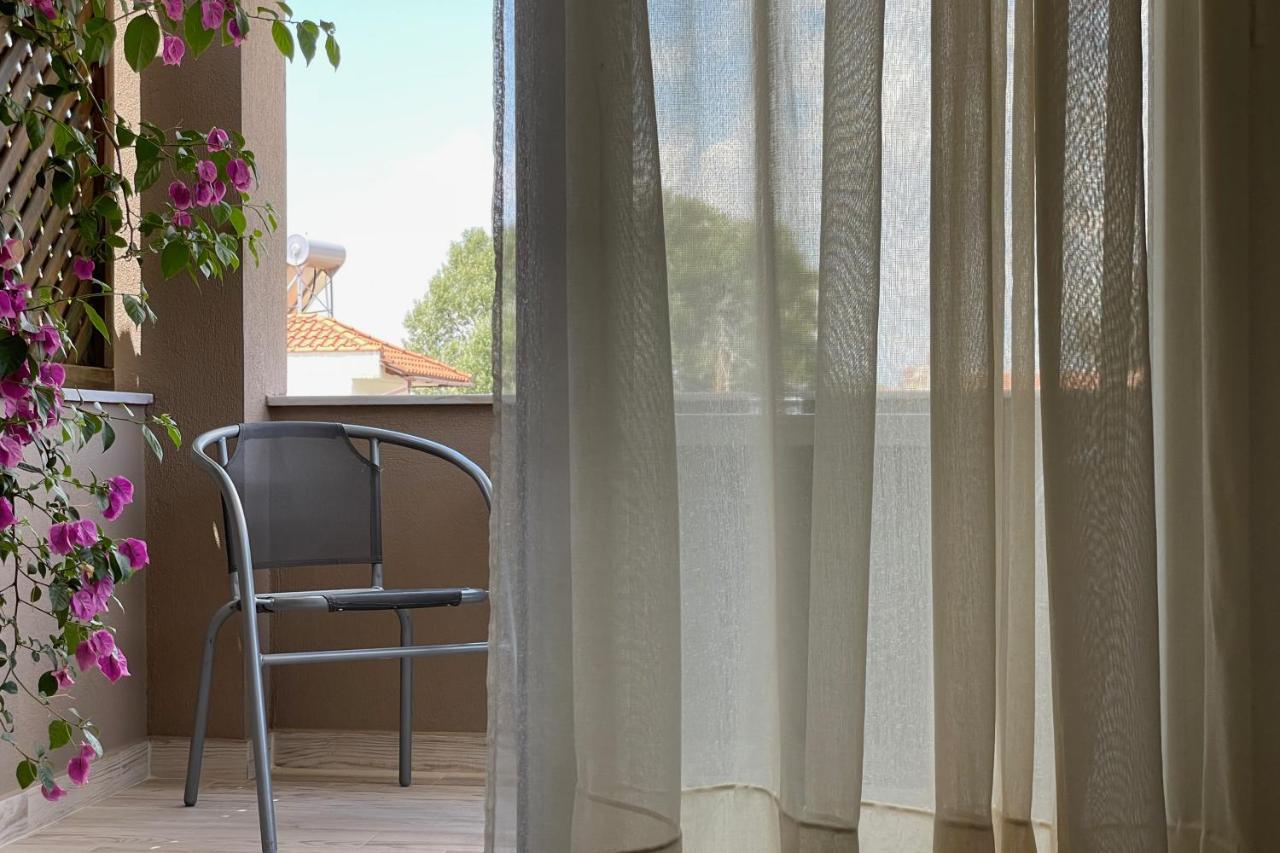 Royals Apartments نيكيتي المظهر الخارجي الصورة