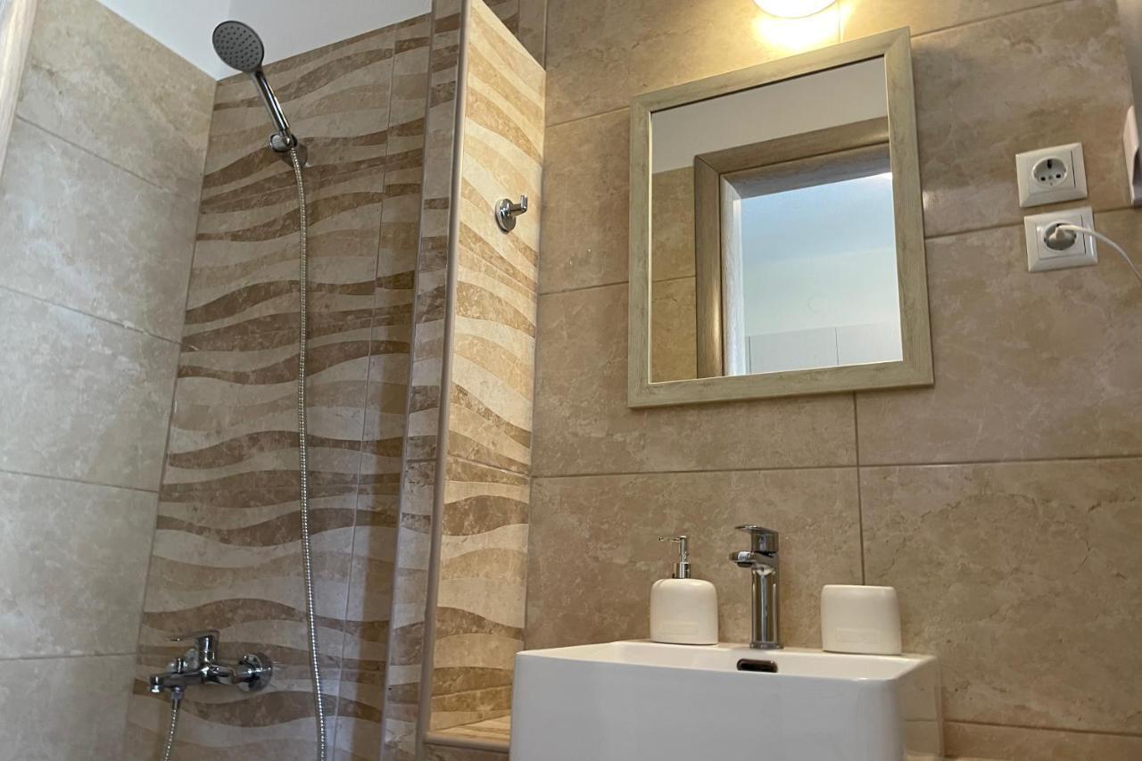 Royals Apartments نيكيتي المظهر الخارجي الصورة