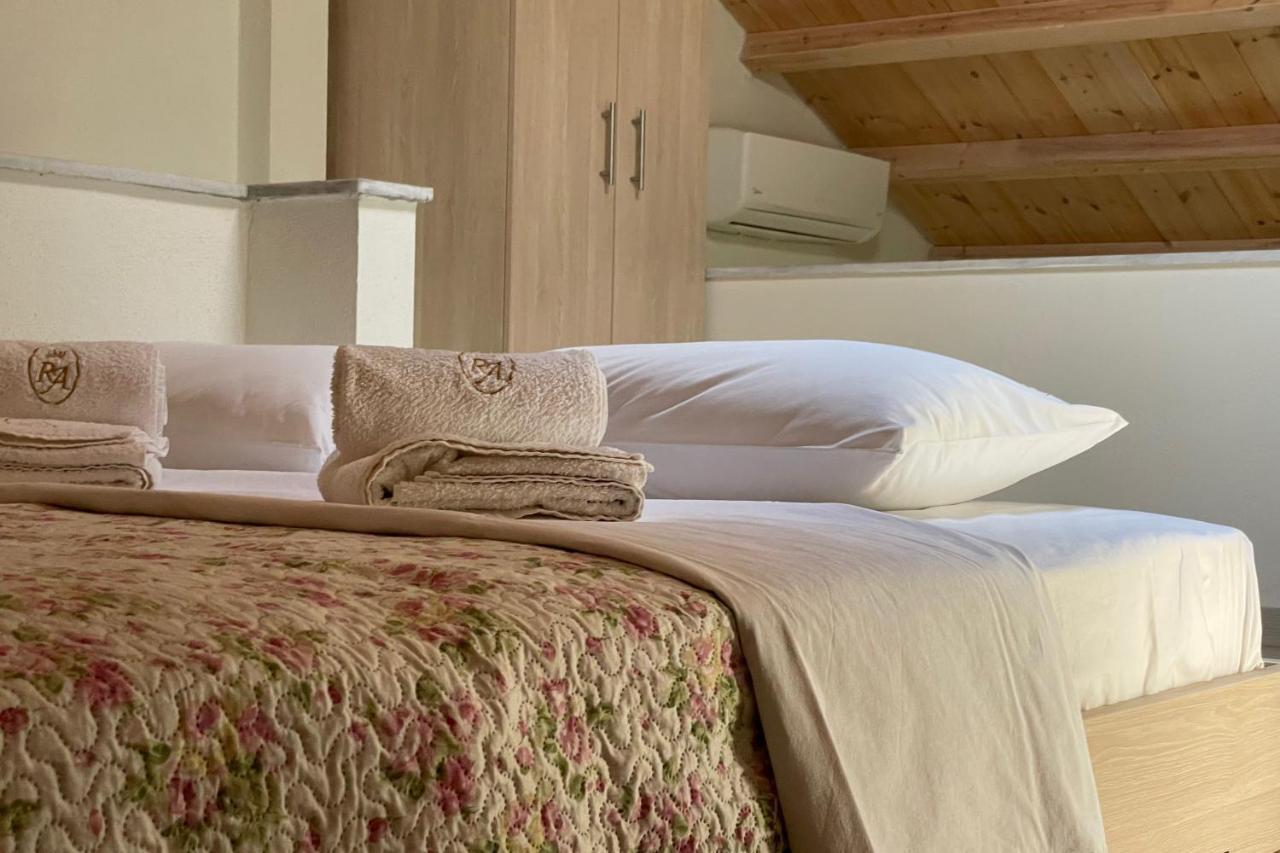 Royals Apartments نيكيتي المظهر الخارجي الصورة