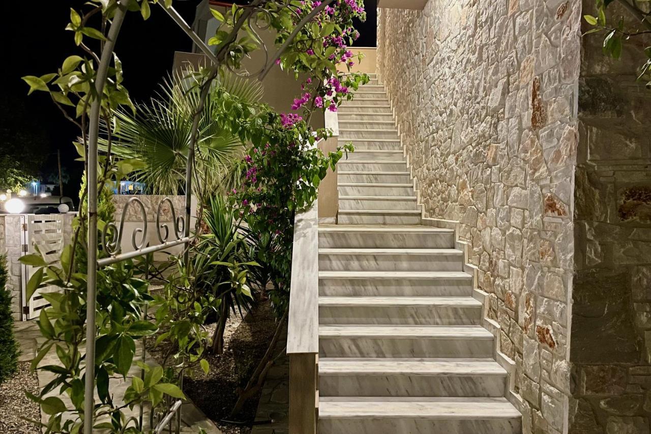 Royals Apartments نيكيتي المظهر الخارجي الصورة