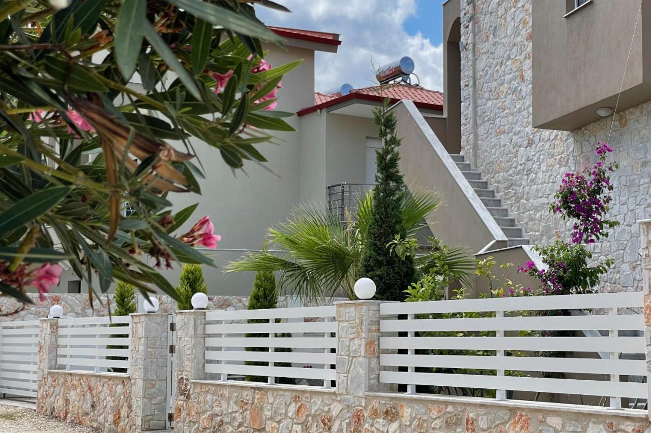 Royals Apartments نيكيتي المظهر الخارجي الصورة