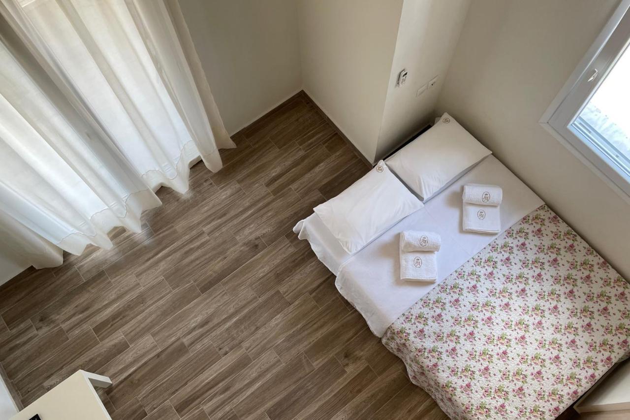 Royals Apartments نيكيتي المظهر الخارجي الصورة