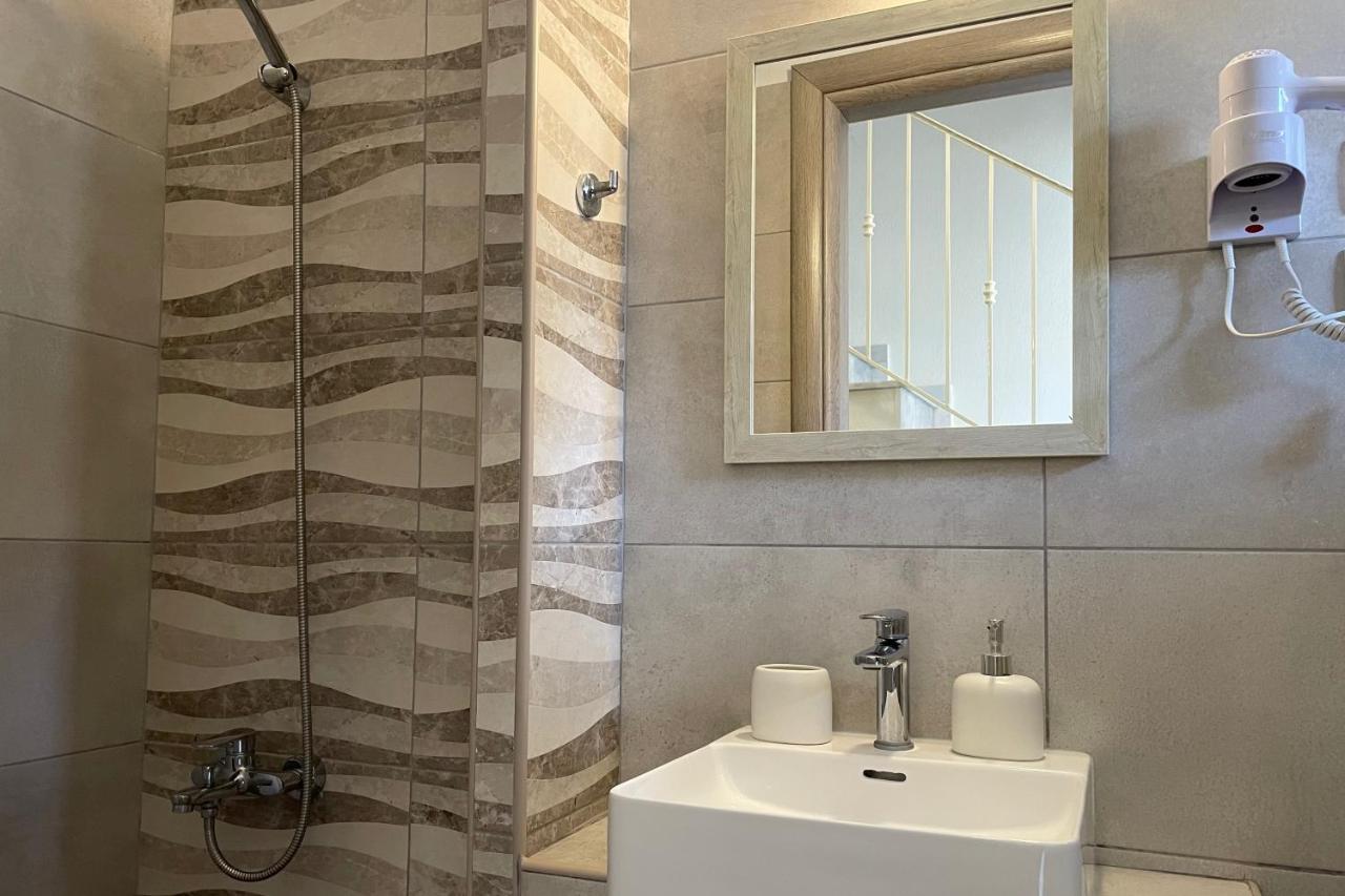 Royals Apartments نيكيتي المظهر الخارجي الصورة