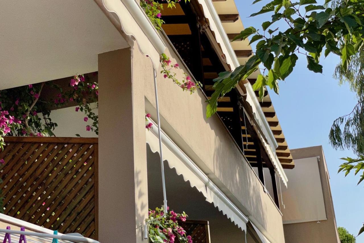 Royals Apartments نيكيتي المظهر الخارجي الصورة