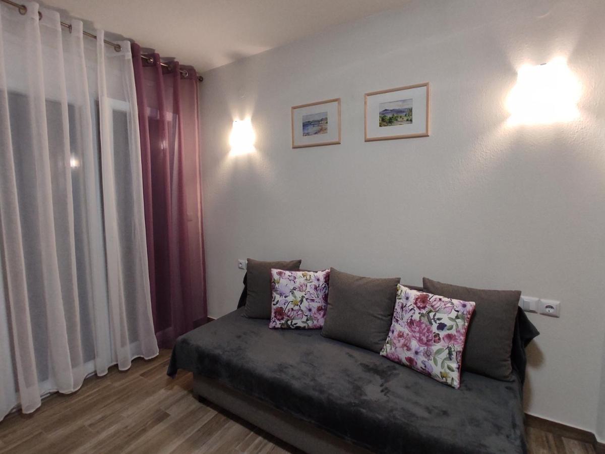 Royals Apartments نيكيتي المظهر الخارجي الصورة
