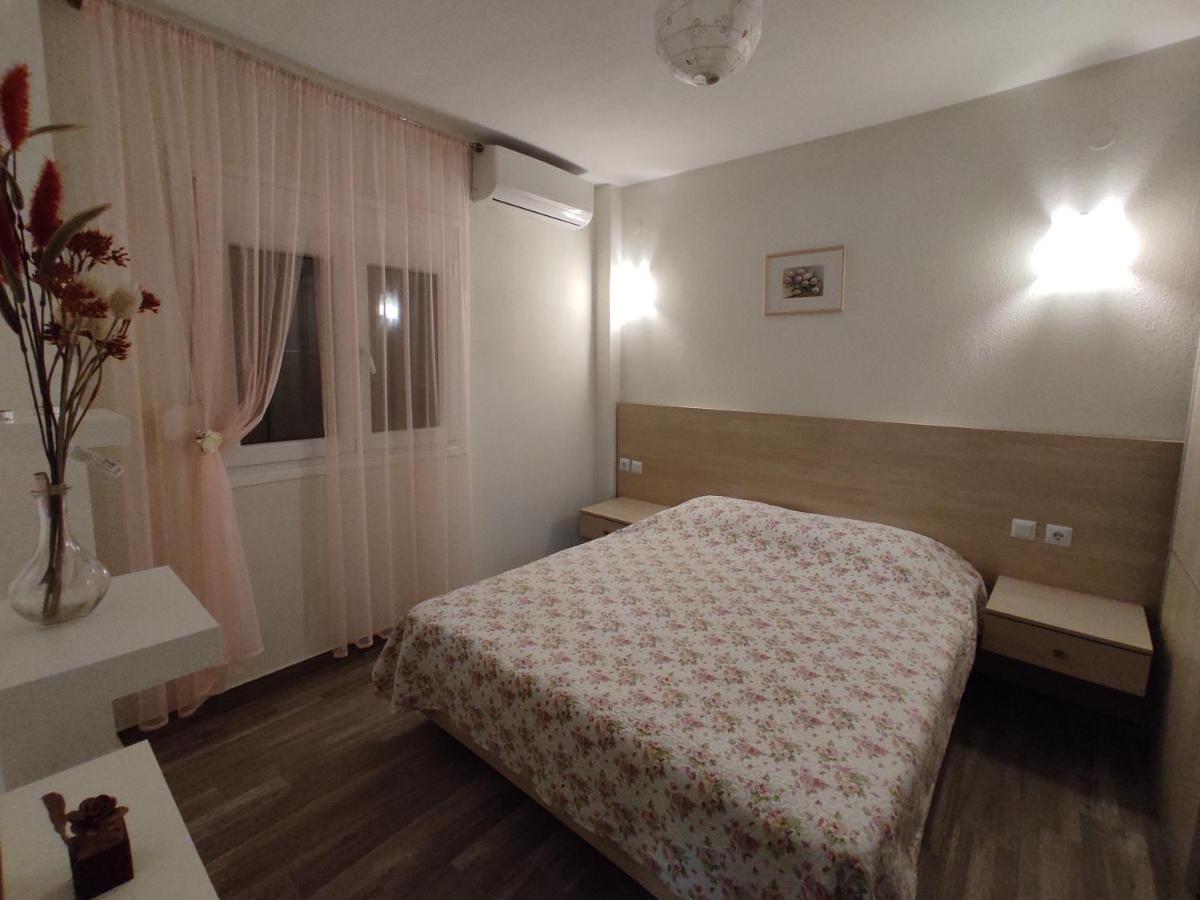 Royals Apartments نيكيتي المظهر الخارجي الصورة