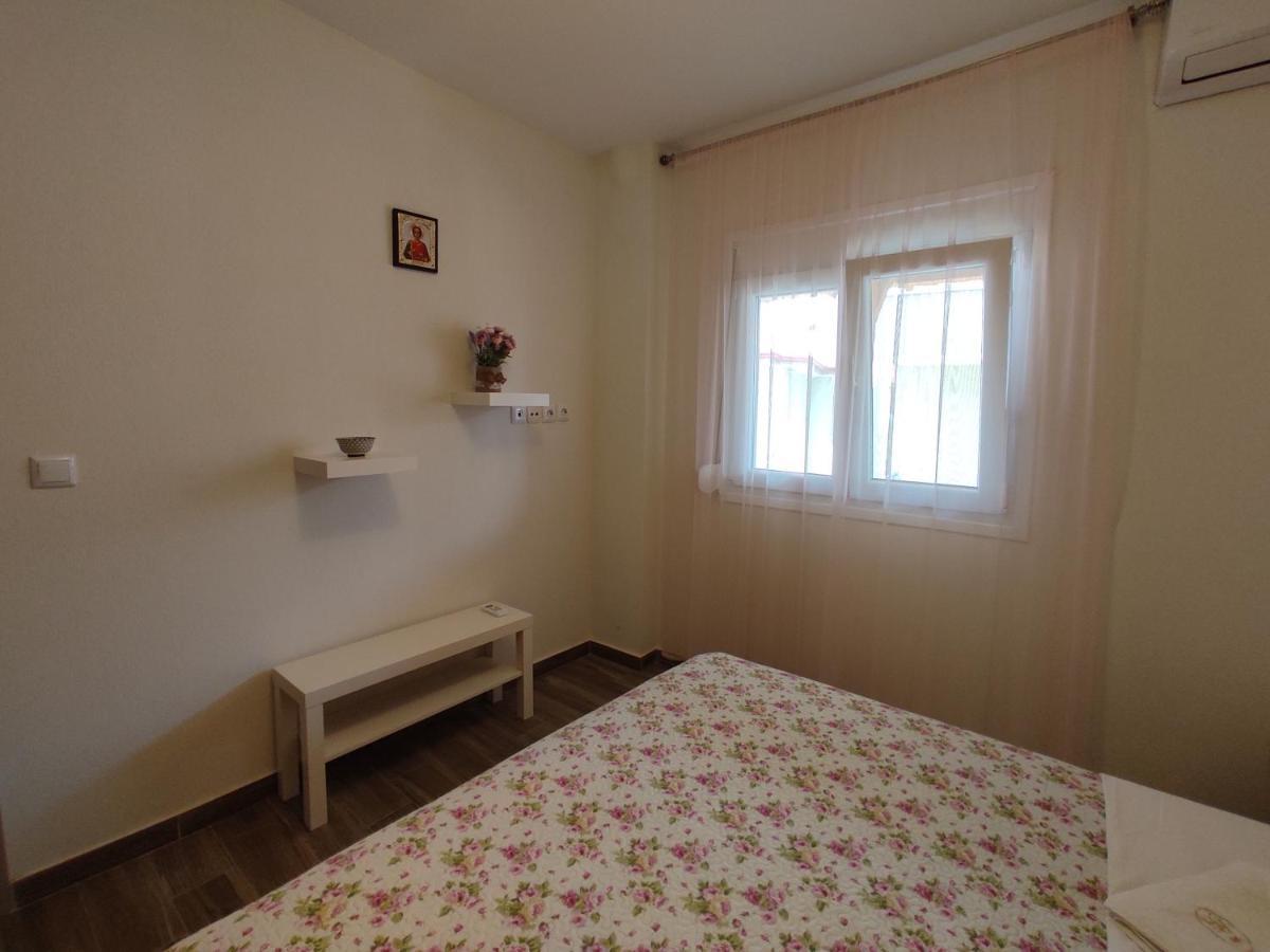 Royals Apartments نيكيتي المظهر الخارجي الصورة